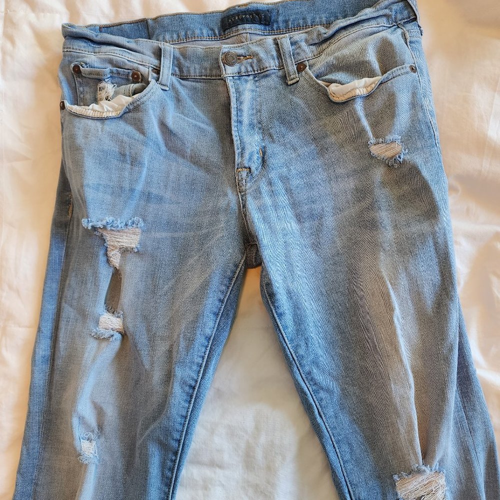 Aeropostale Light Blue Stretch 33/34 Lightly Worn Ripped/Distressed Jeans